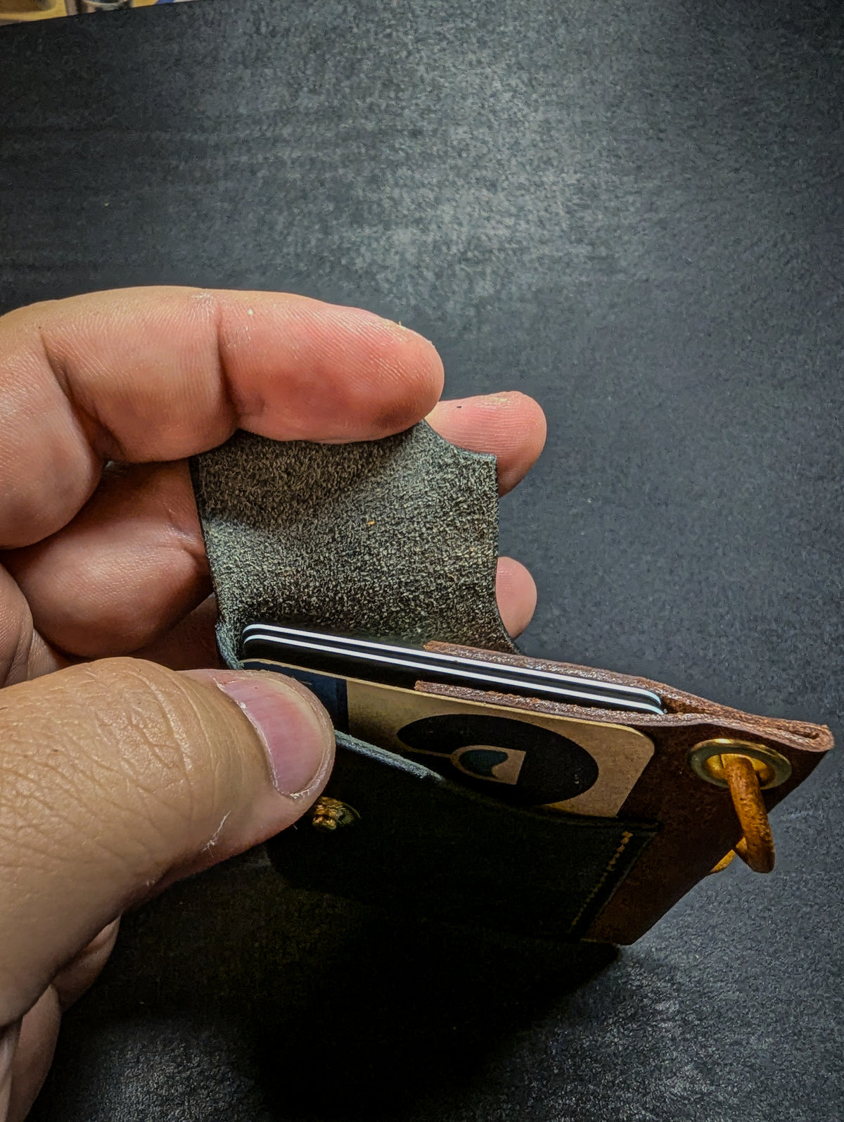 Aviator – Handgefertigtes Minimalistisches-Lederportemonnaie